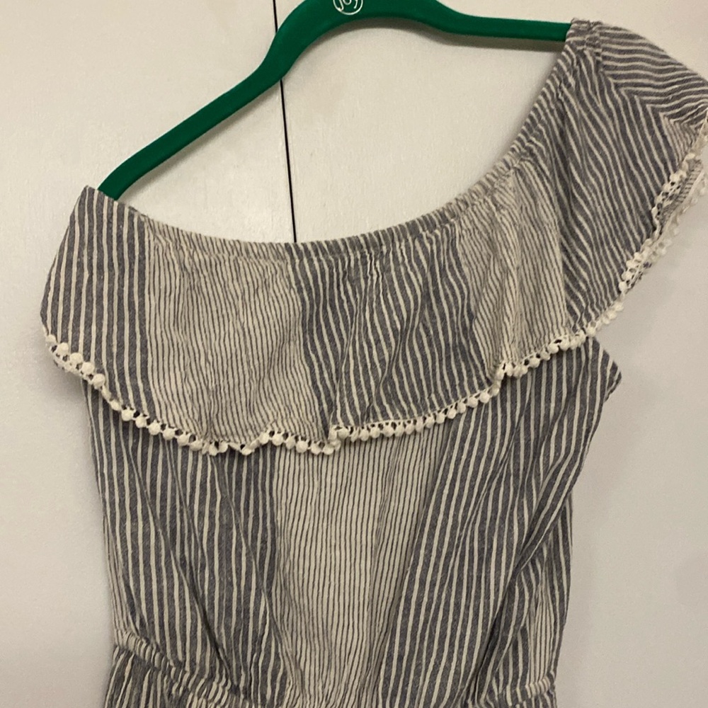On shoulder dress